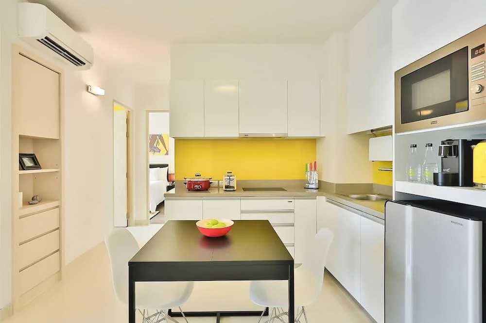 Property image - full photo 2