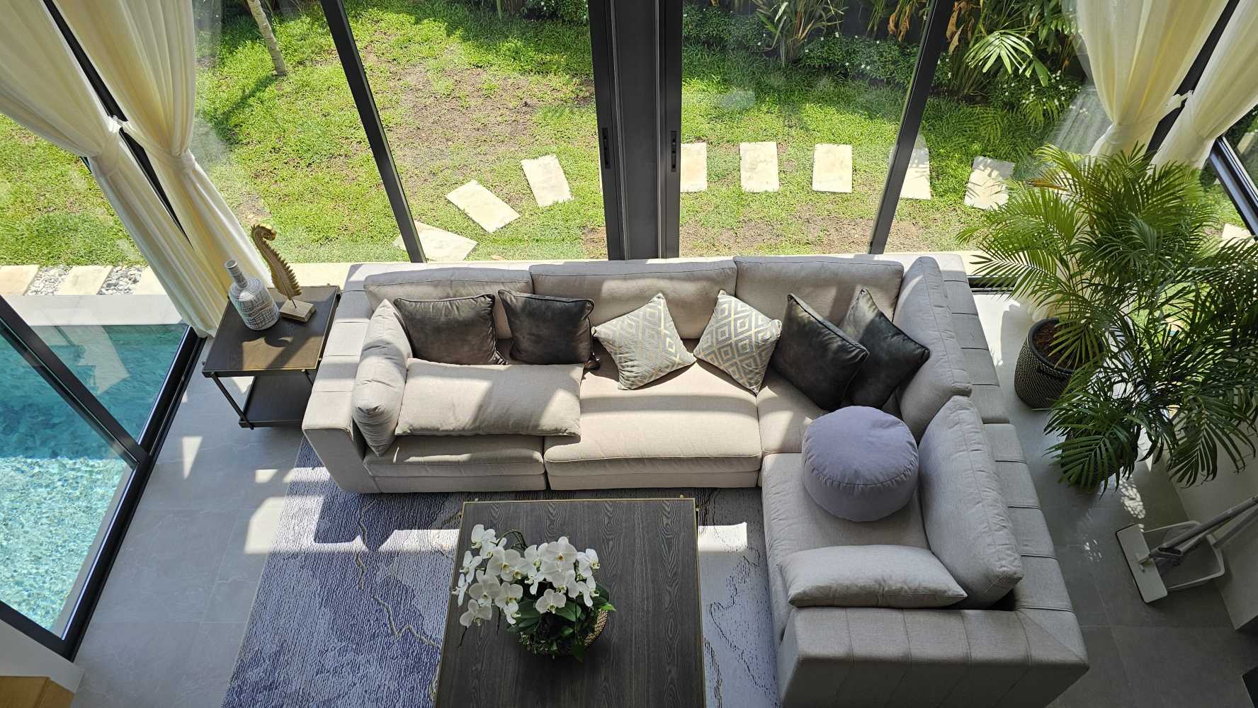 Property image - full photo 2