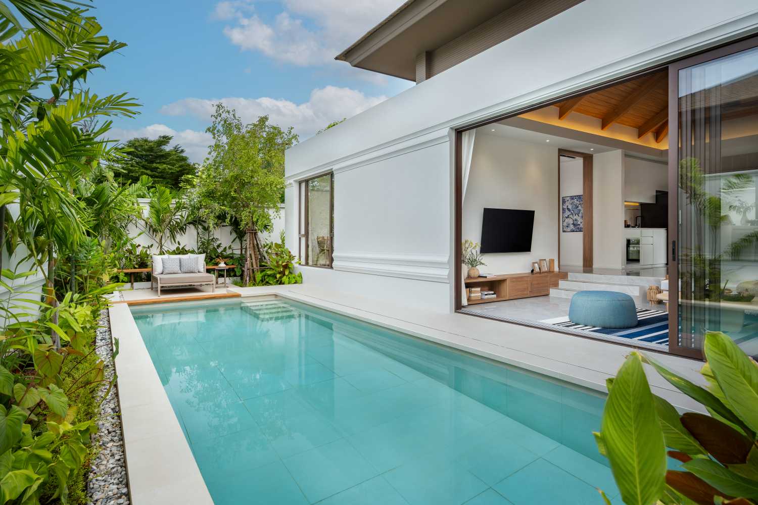 Property image - full photo 2