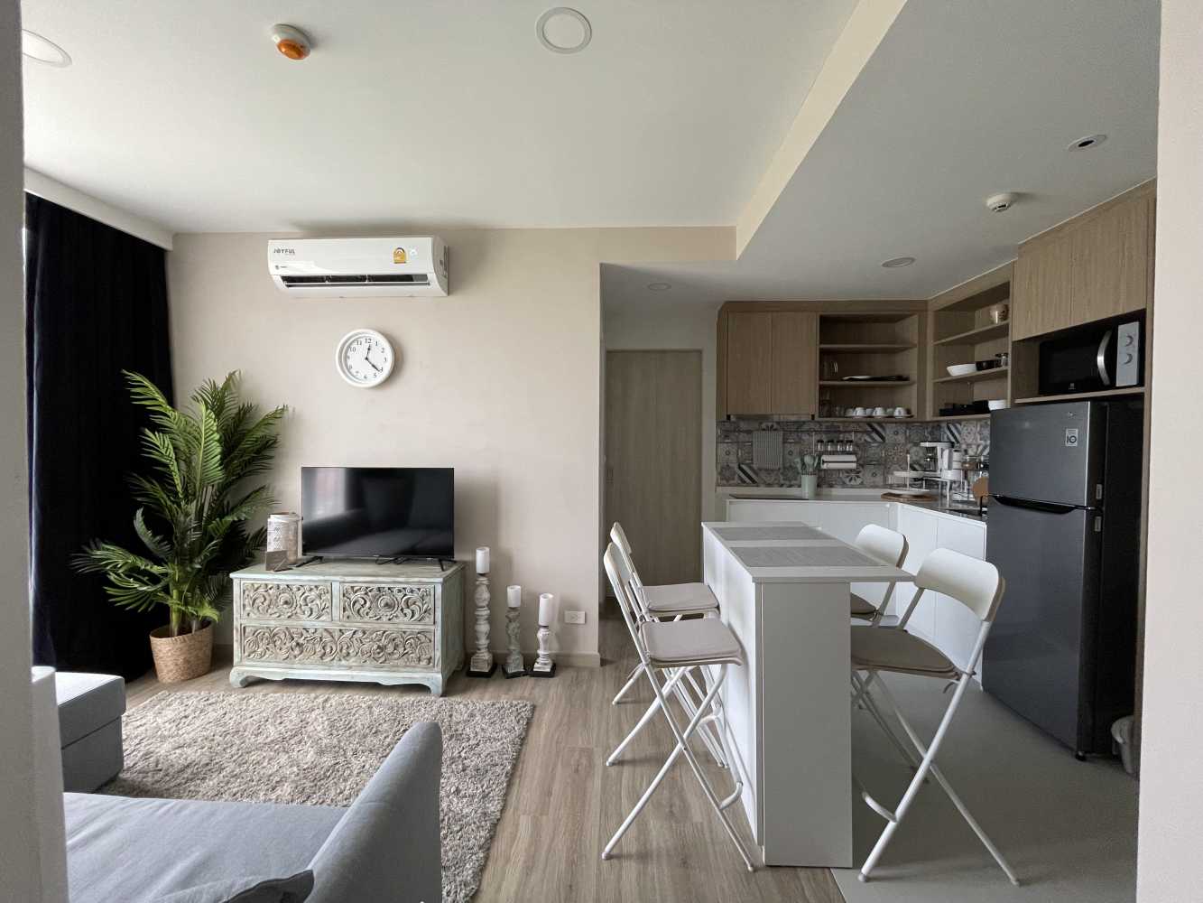 Property image - full photo 2