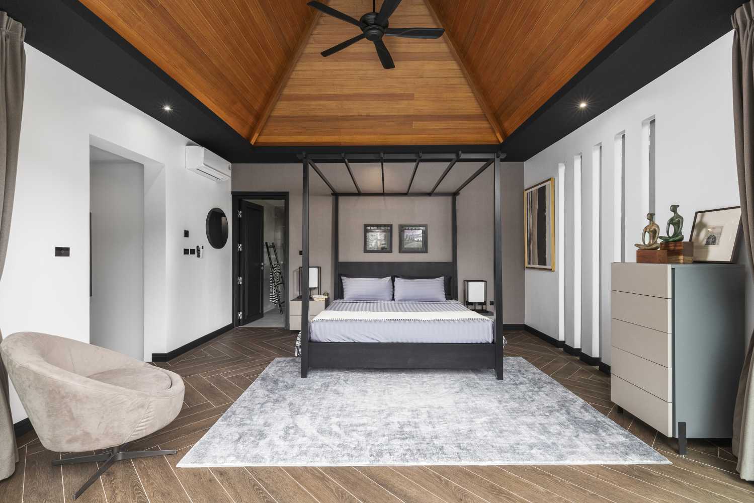 Property image - full photo 14