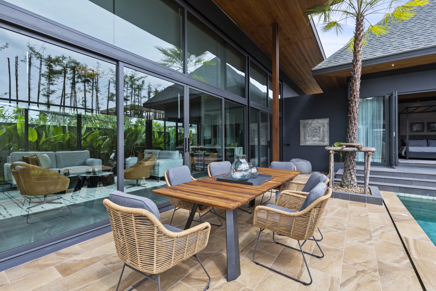Property image - full photo 4