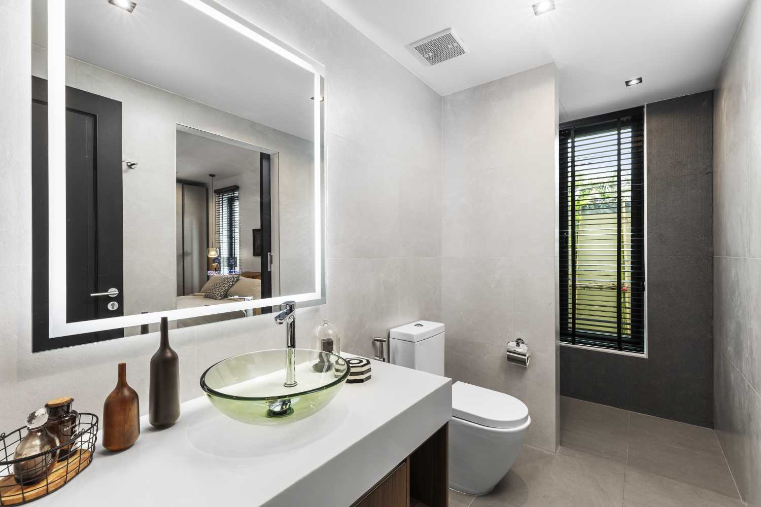 Property image - full photo 12