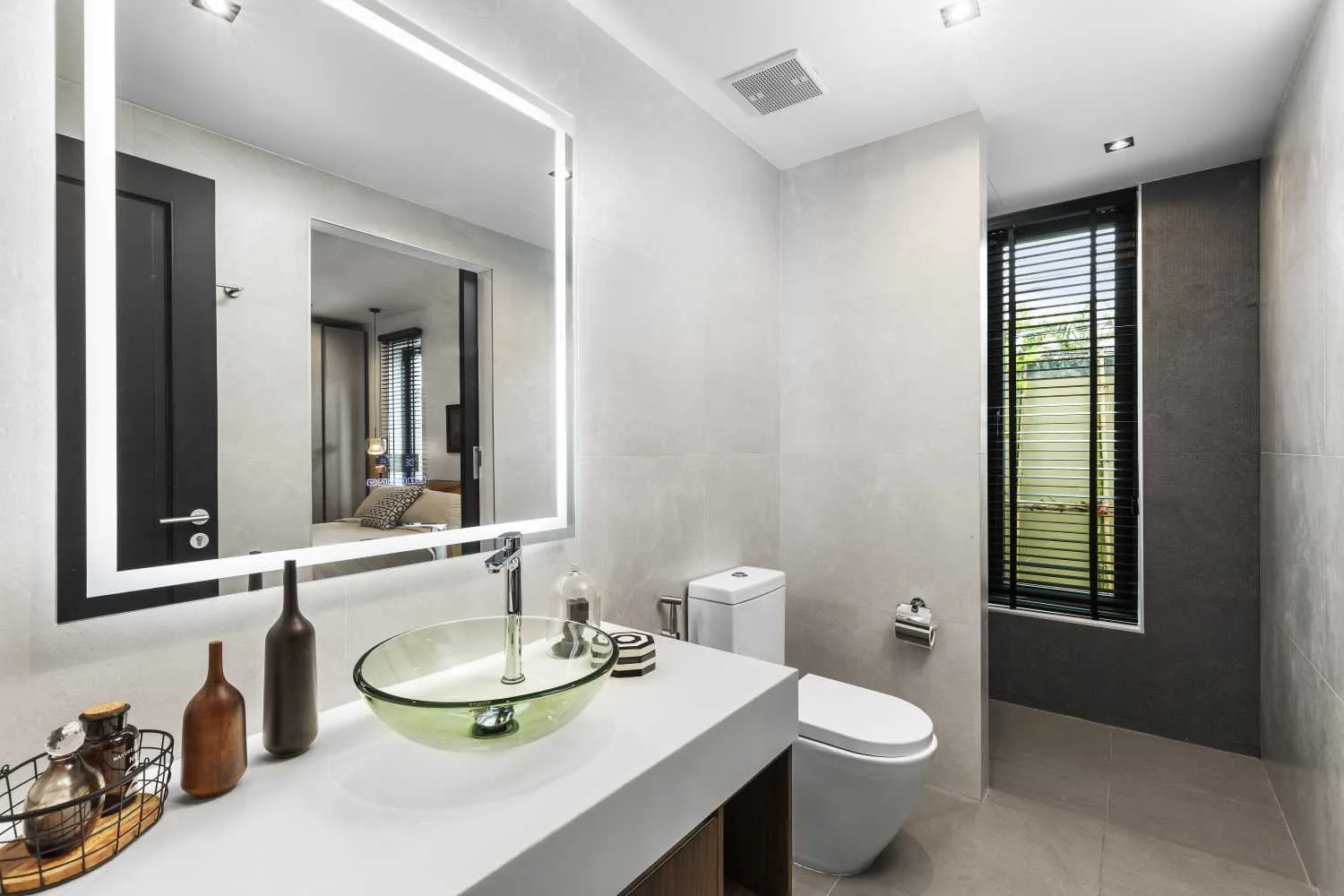 Property image - full photo 12