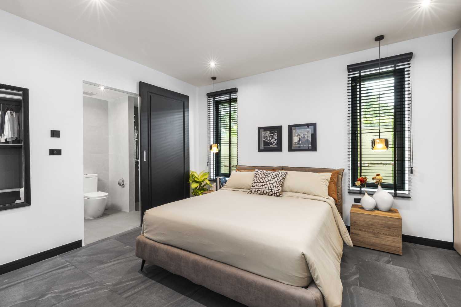 Property image - full photo 17