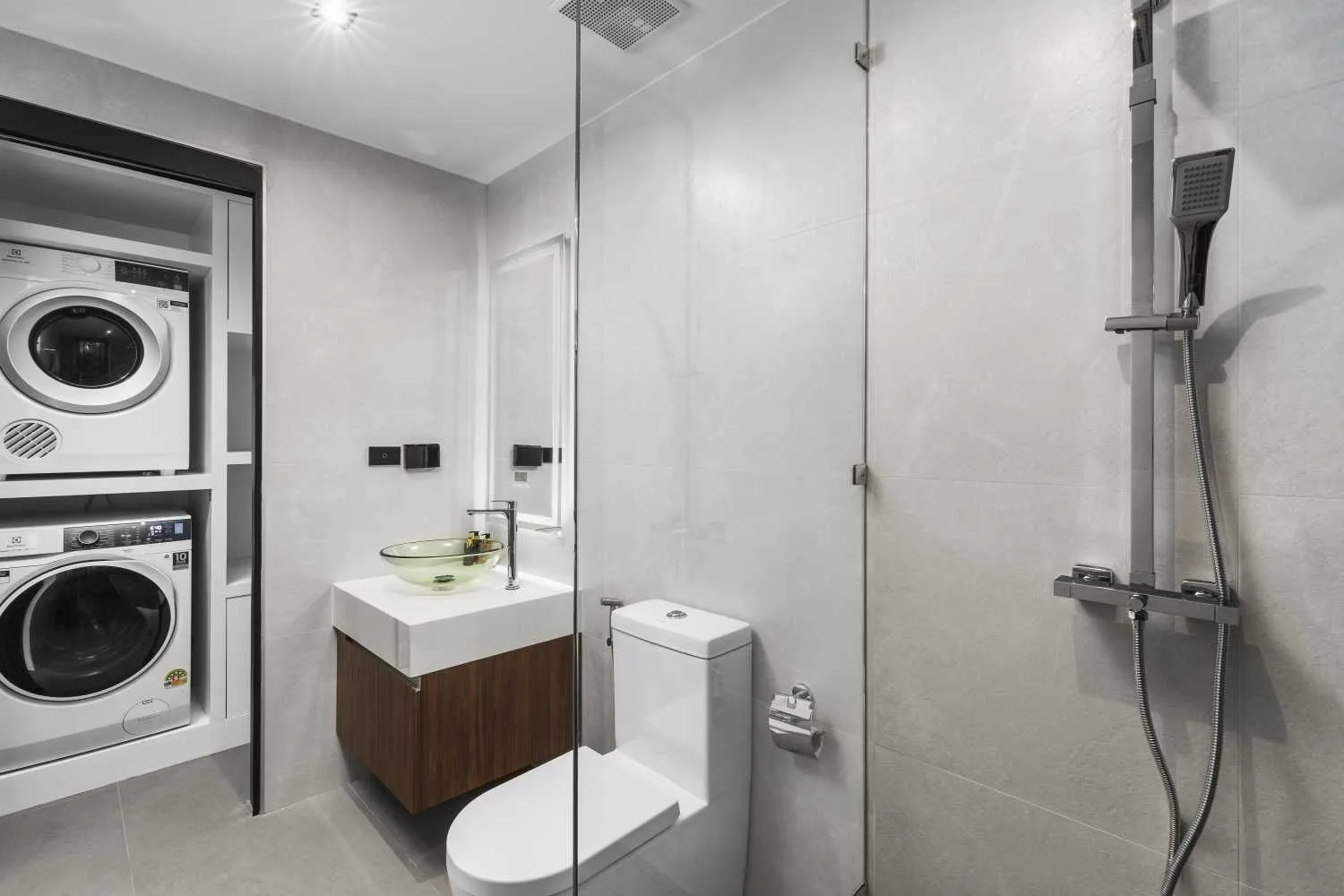 Property image - full photo 18