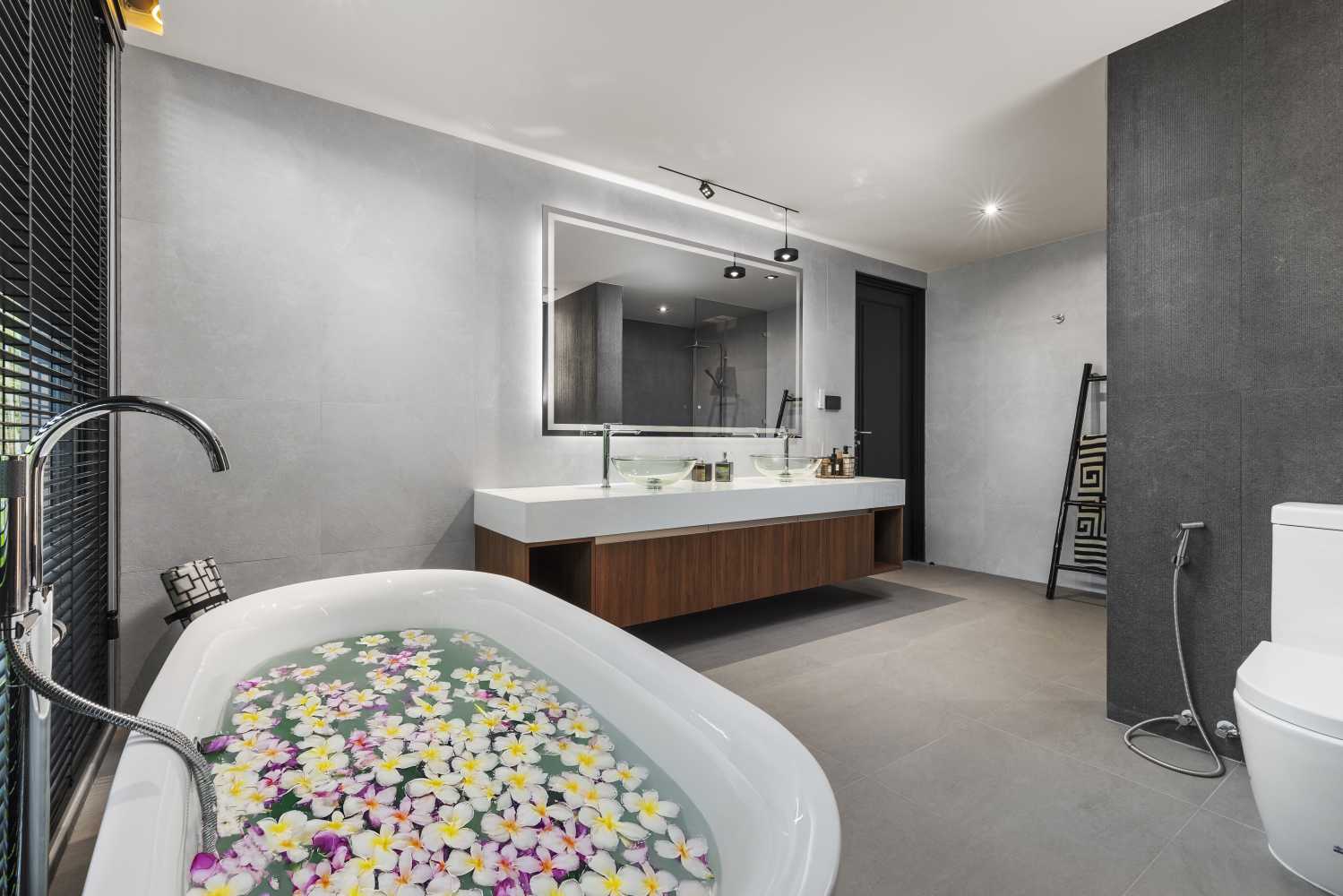 Property image - full photo 15