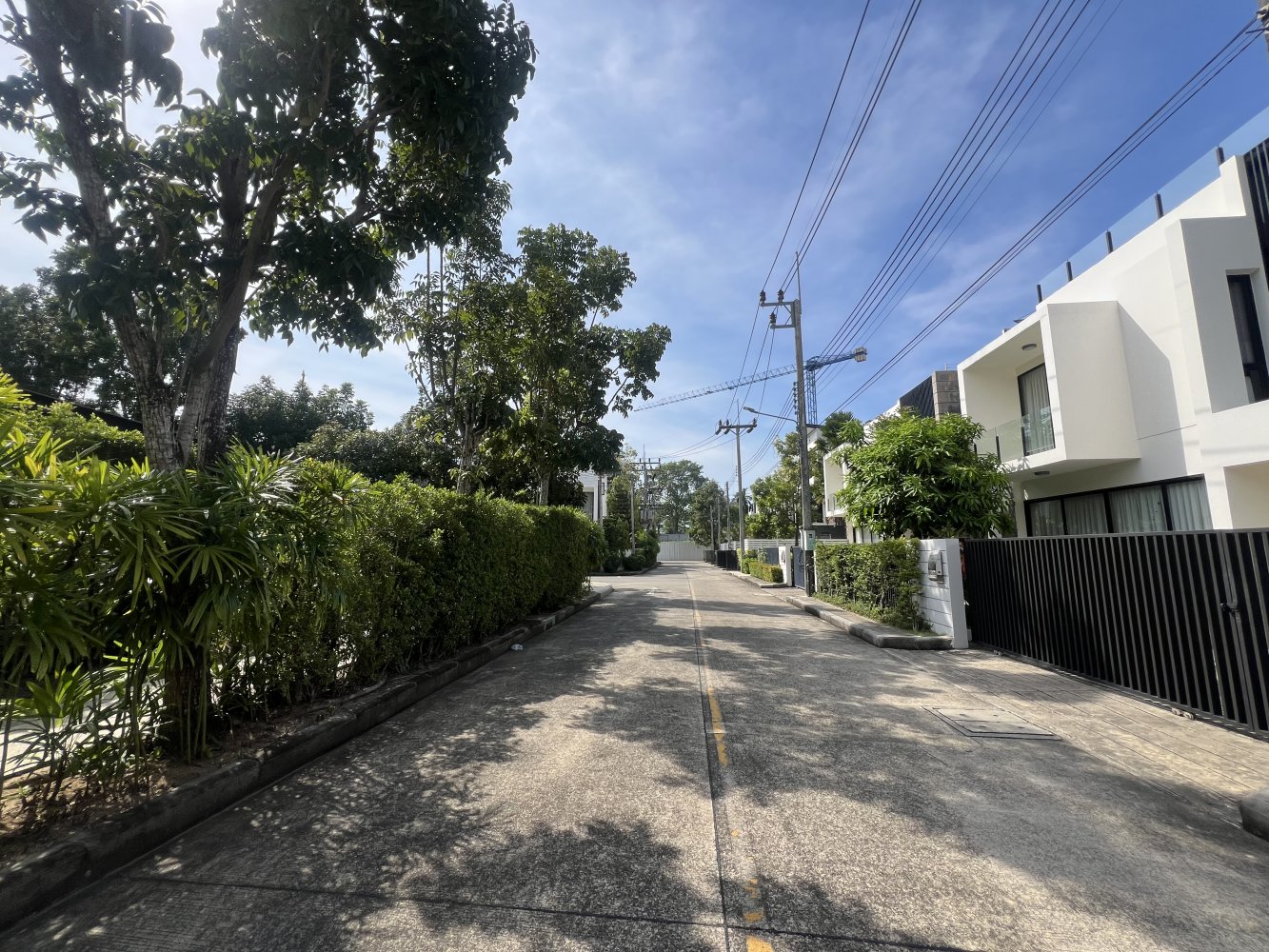 Property image - full photo 18