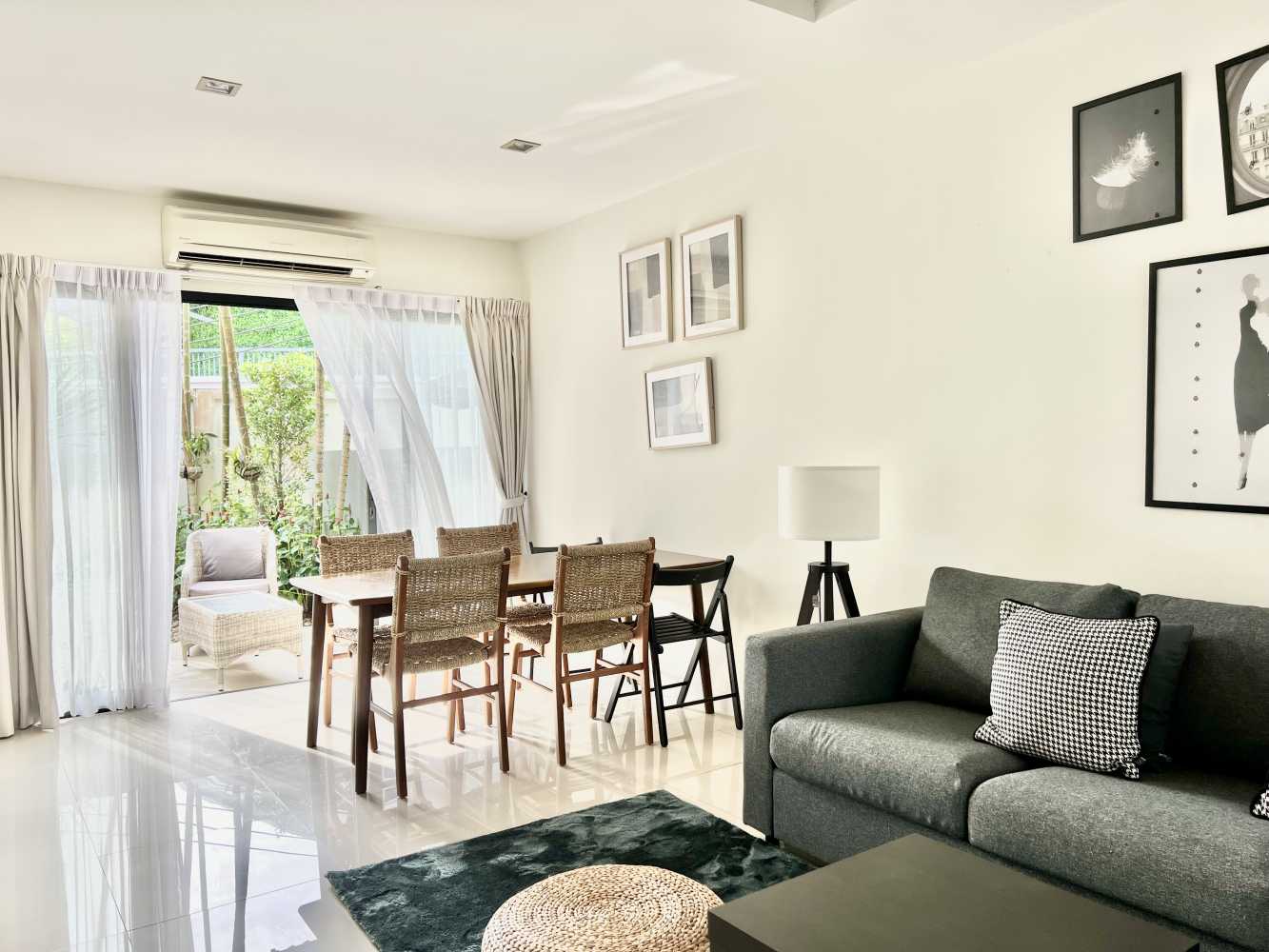 Property image - full photo 2