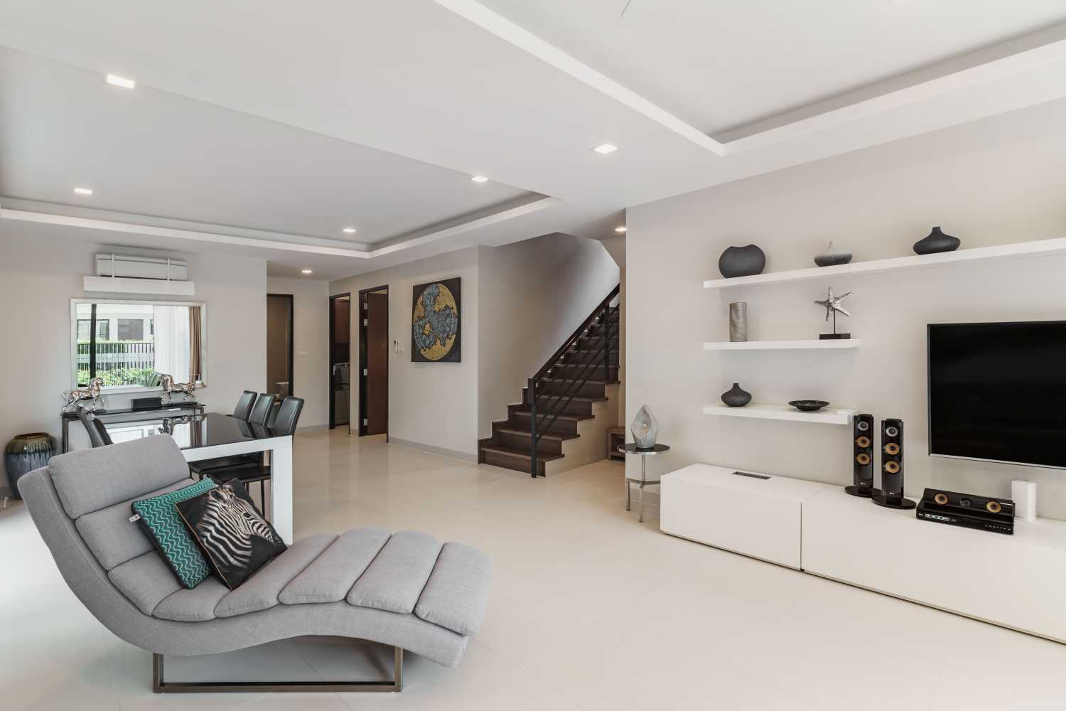 Property image - full photo 9