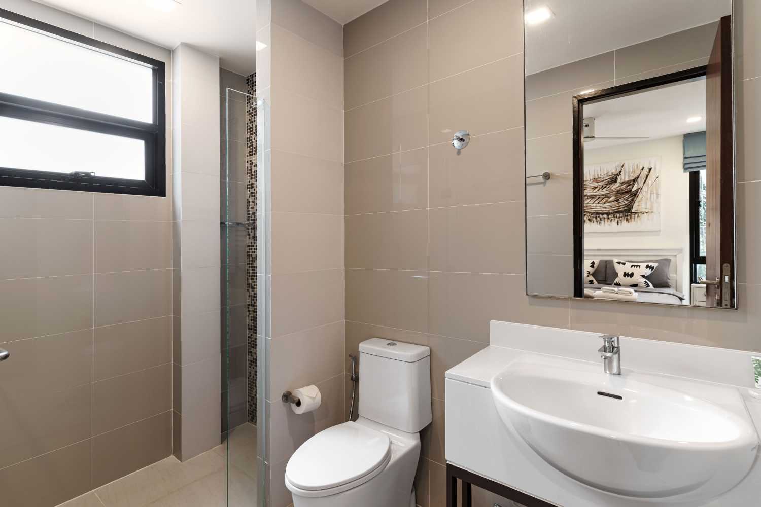 Property image - full photo 17