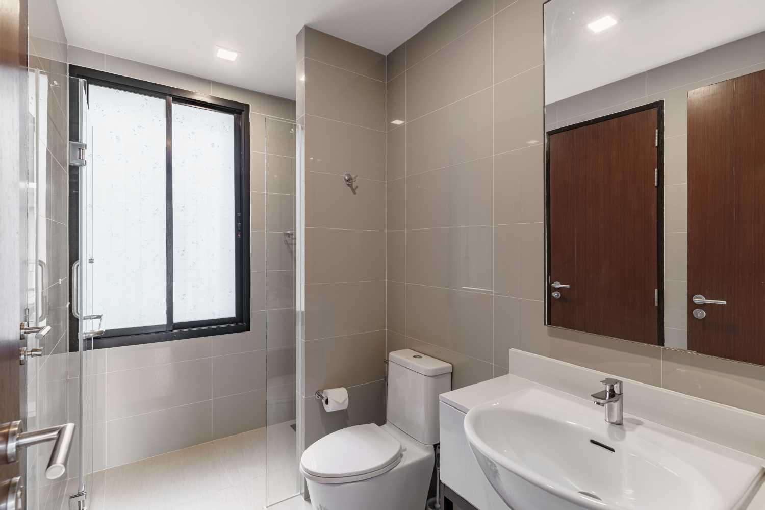 Property image - full photo 33