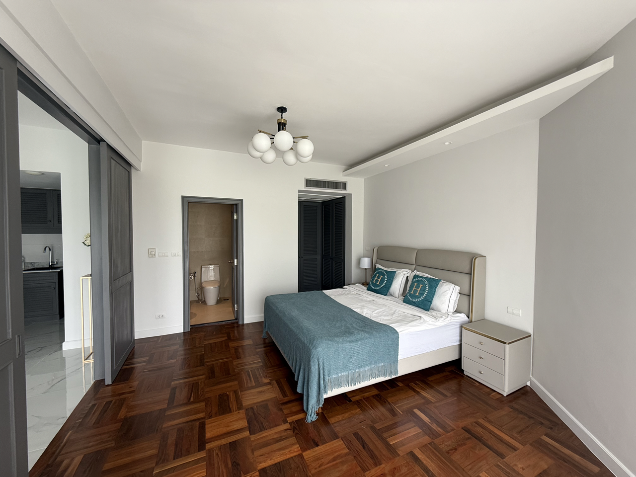 Property image - full photo 8