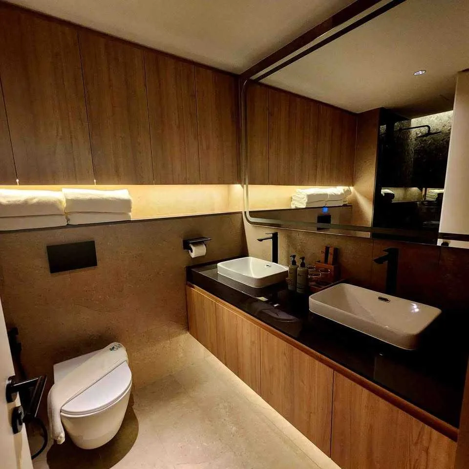 Property image - full photo 11