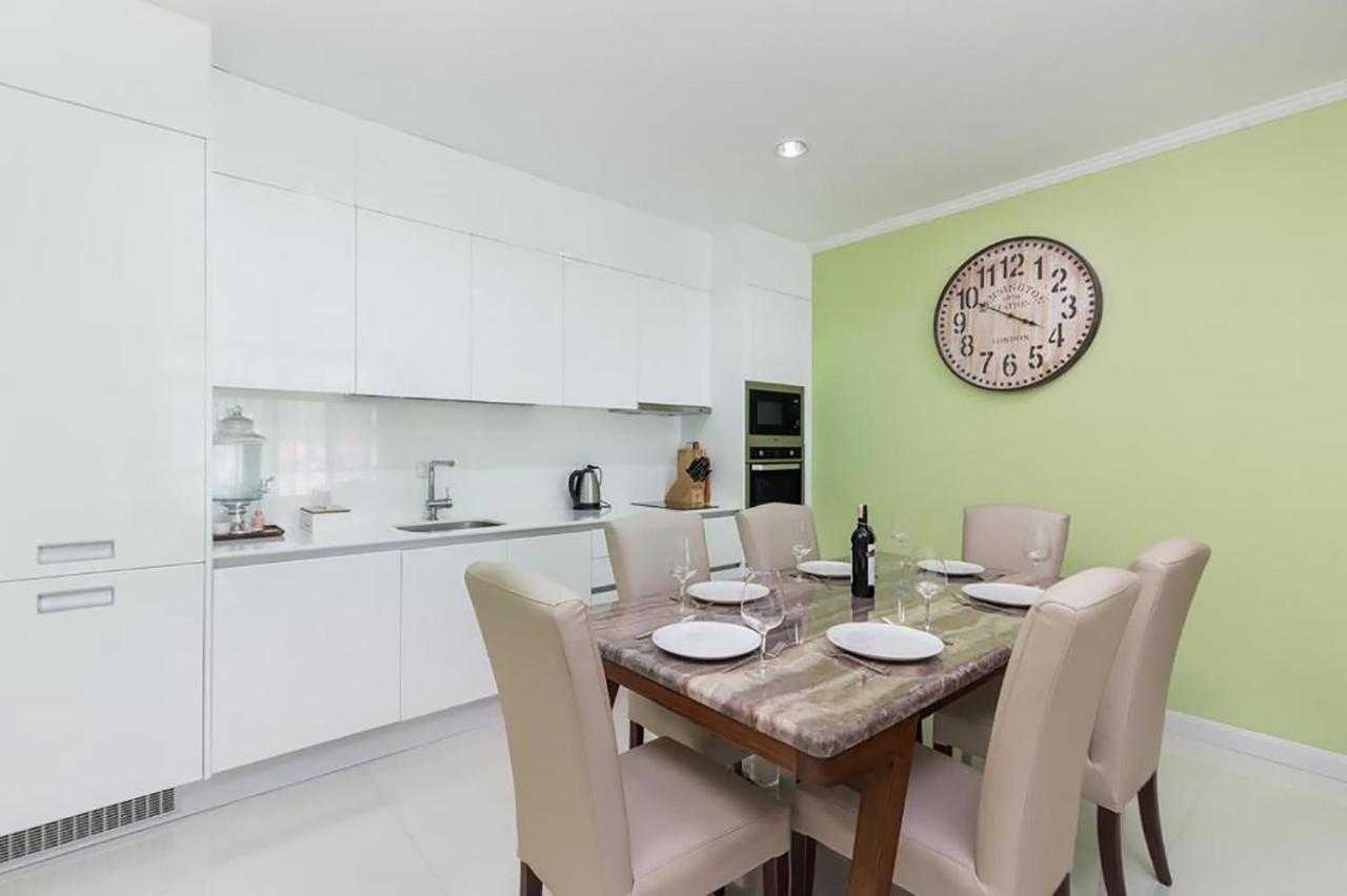 Property image - full photo 3