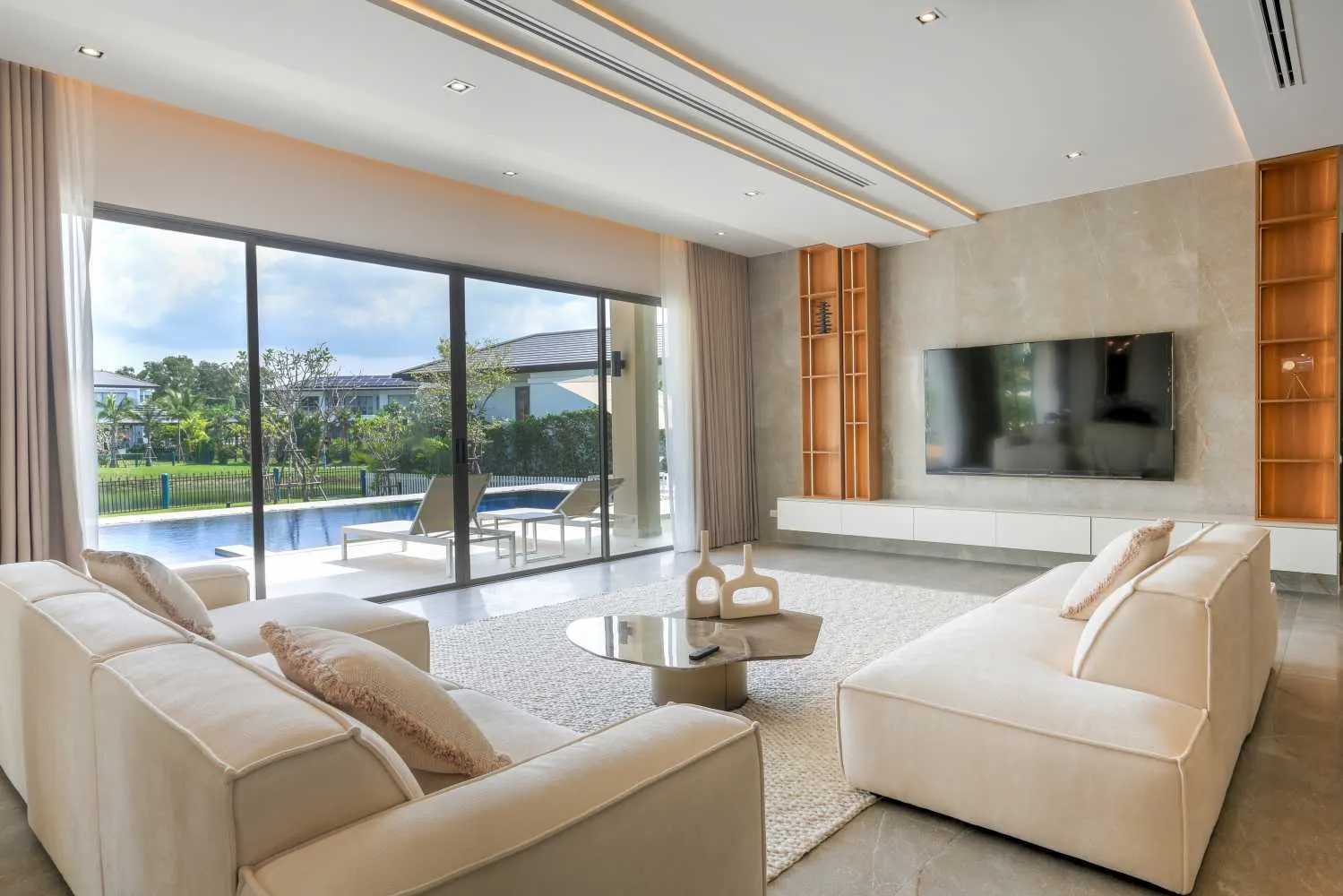 Property image - full photo 5