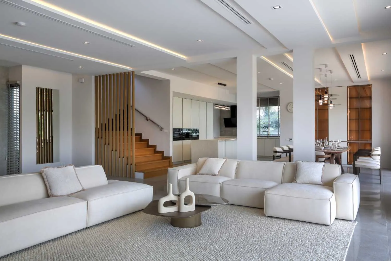 Property image - full photo 3