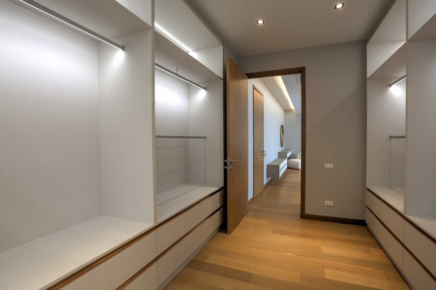 Property image - full photo 37