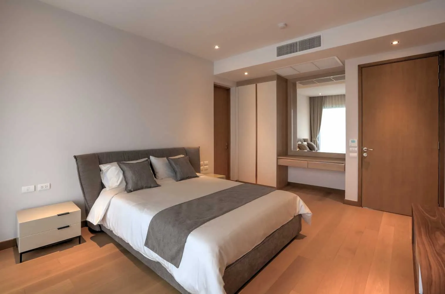 Property image - full photo 39