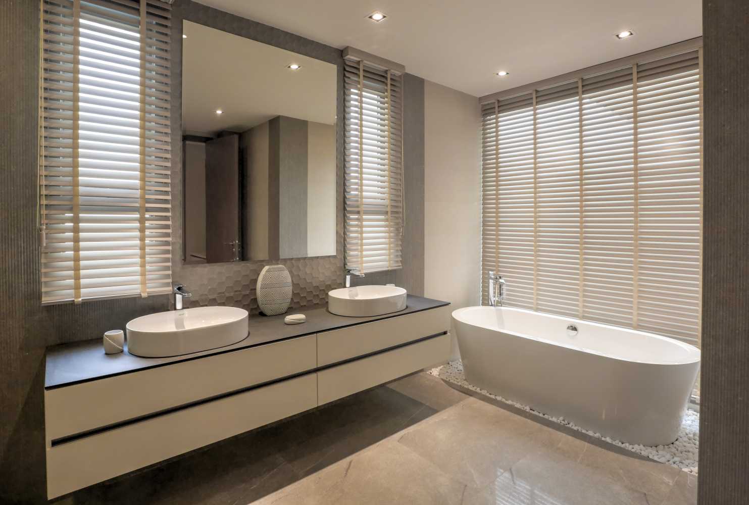 Property image - full photo 16