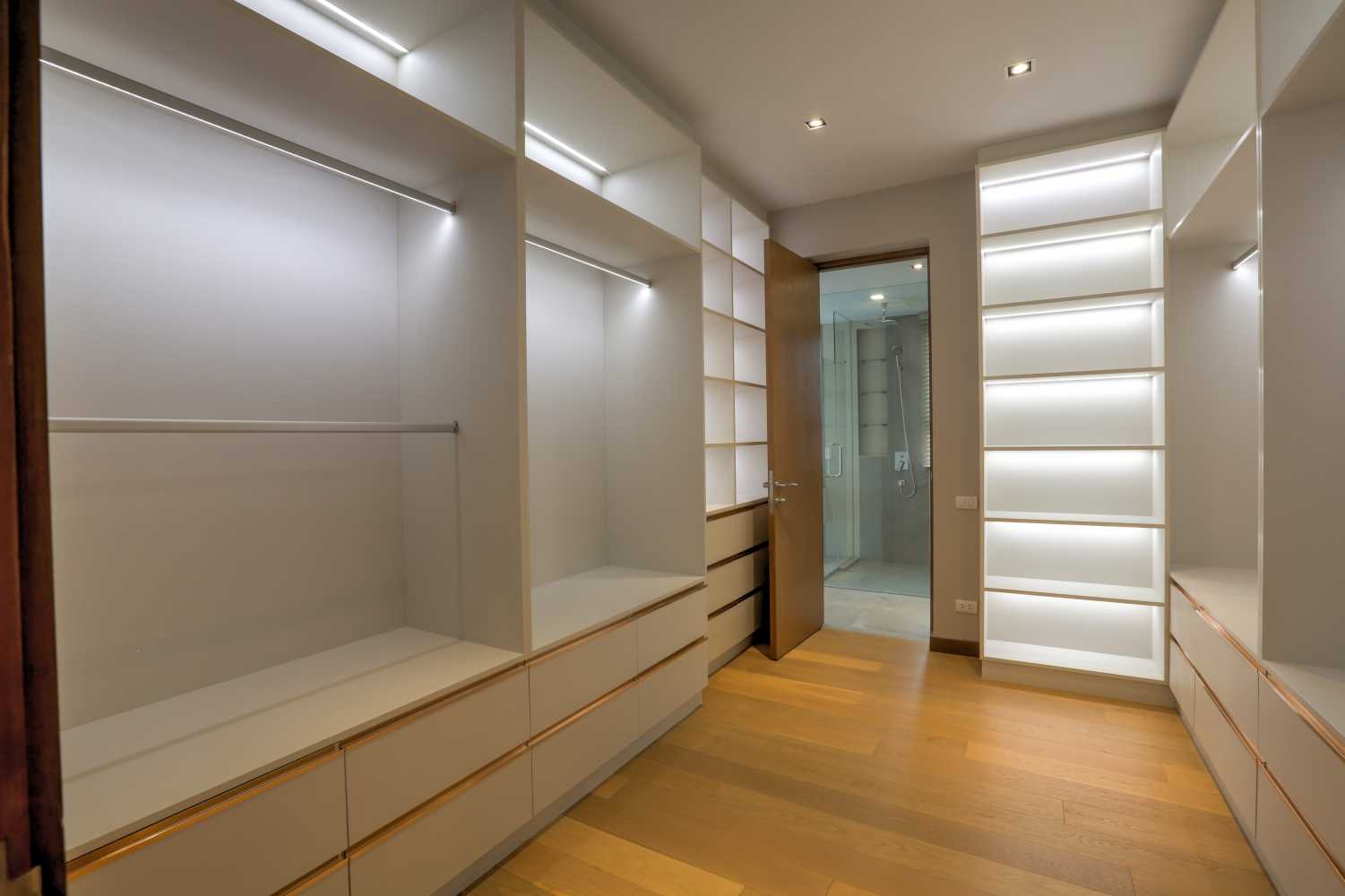 Property image - full photo 36