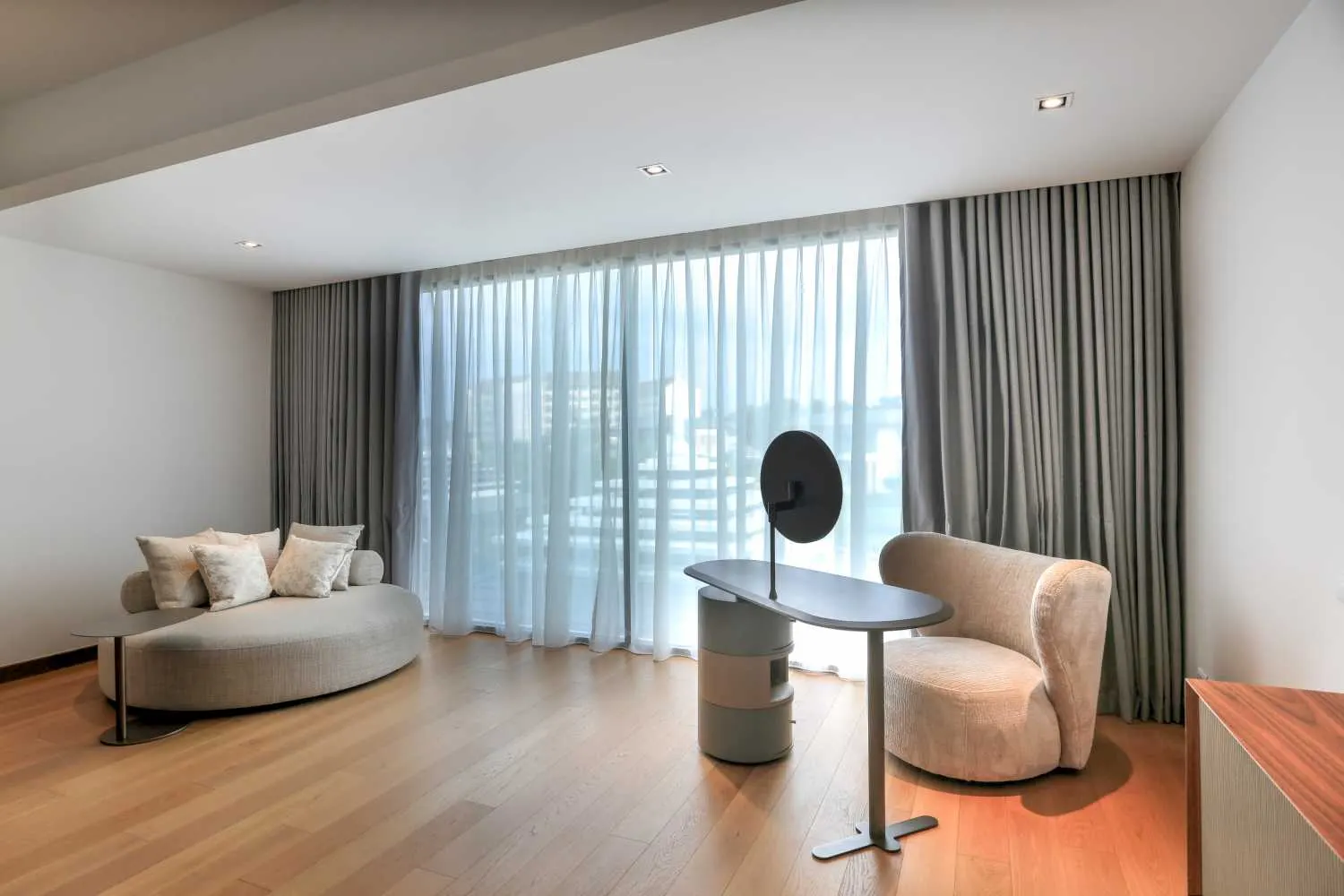 Property image - full photo 35