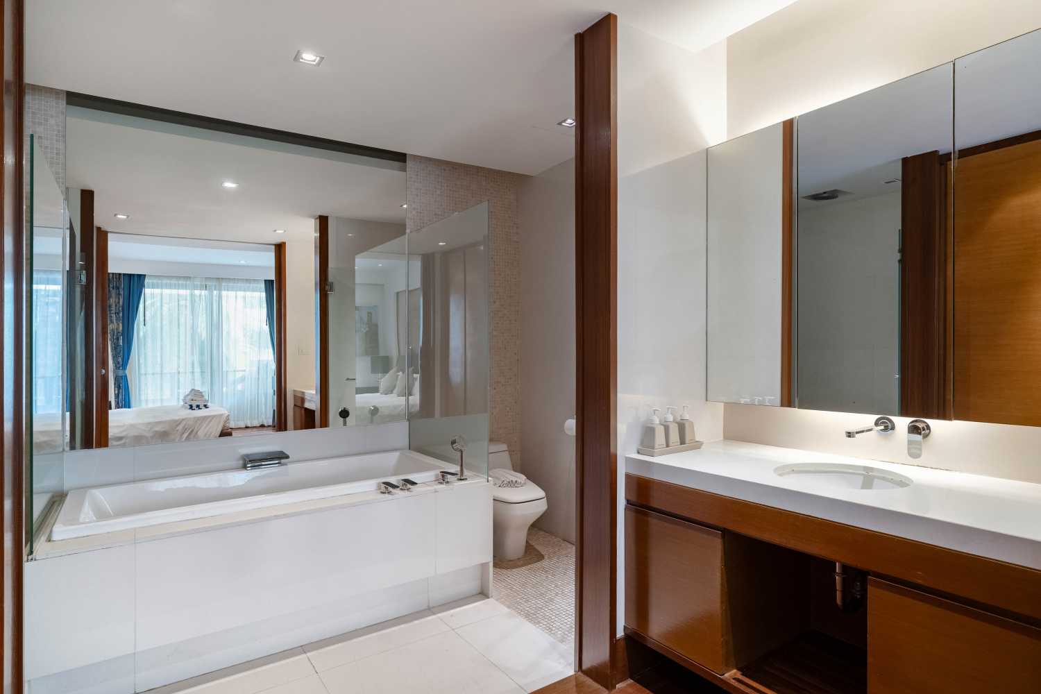 Property image - full photo 9