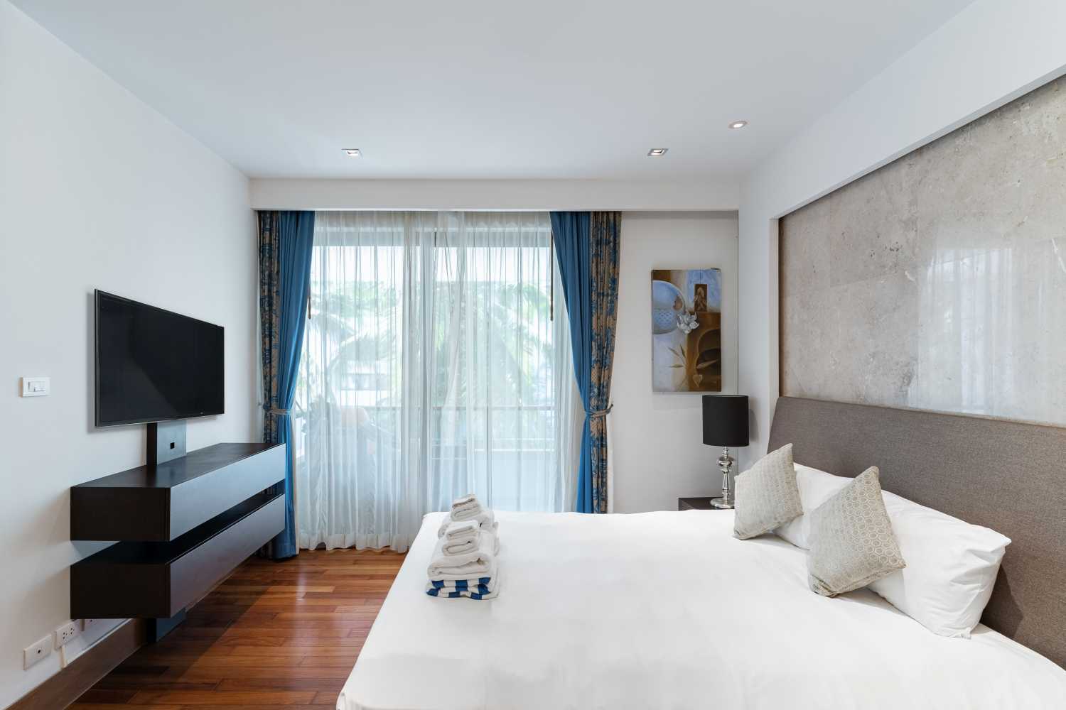 Property image - full photo 8