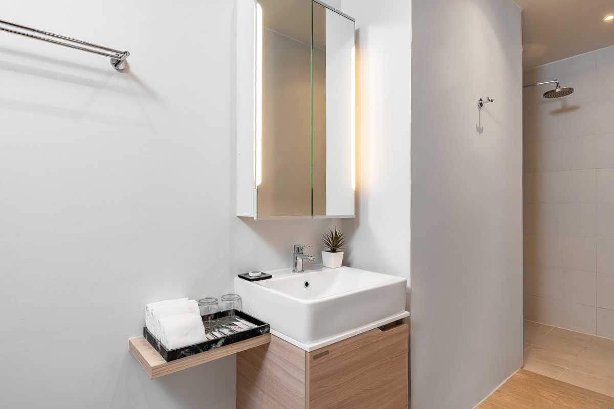 Property image - full photo 8