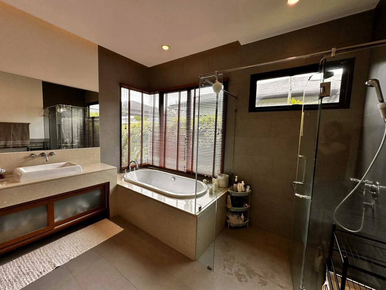 Property image - full photo 9