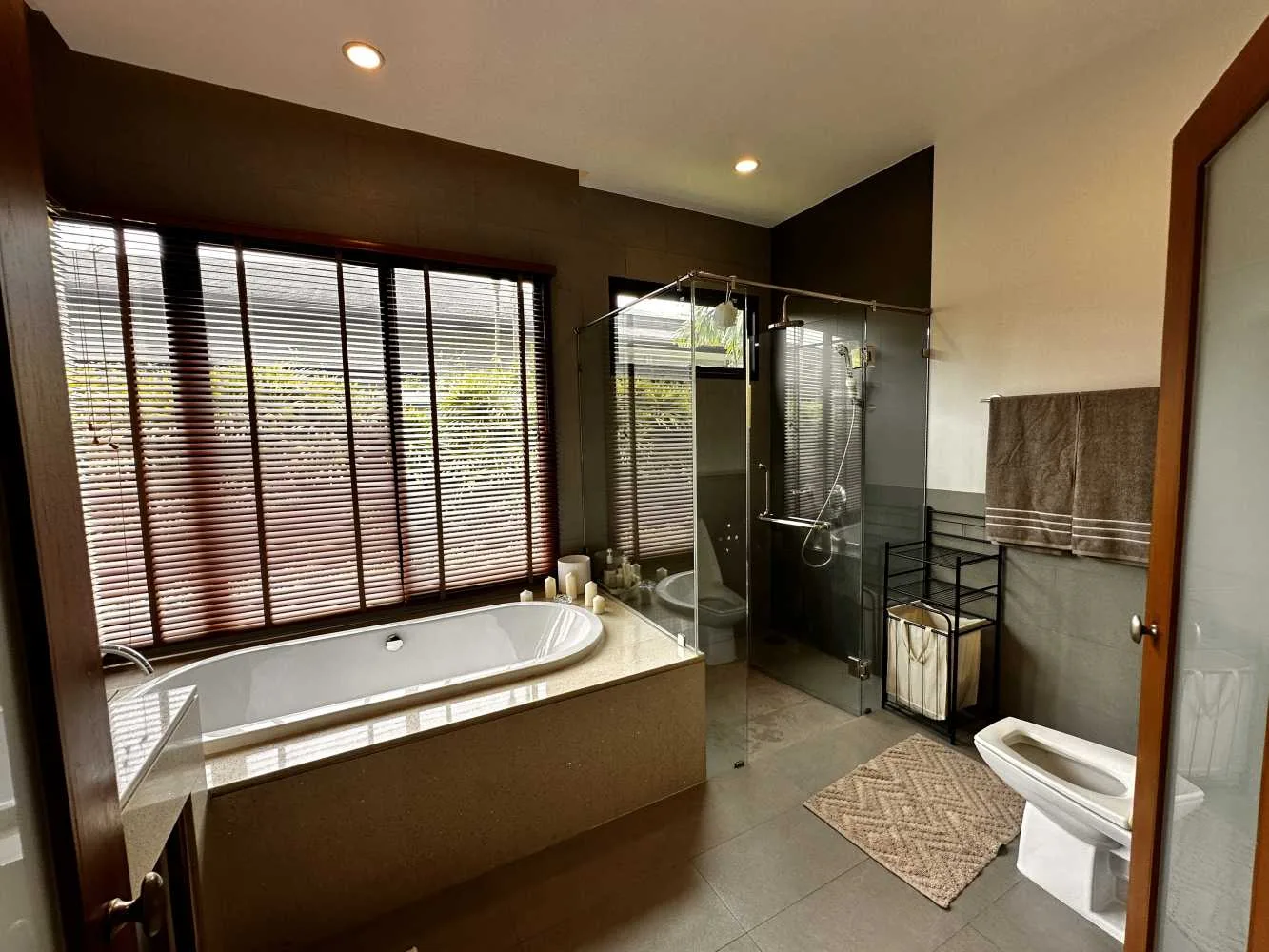 Property image - full photo 25