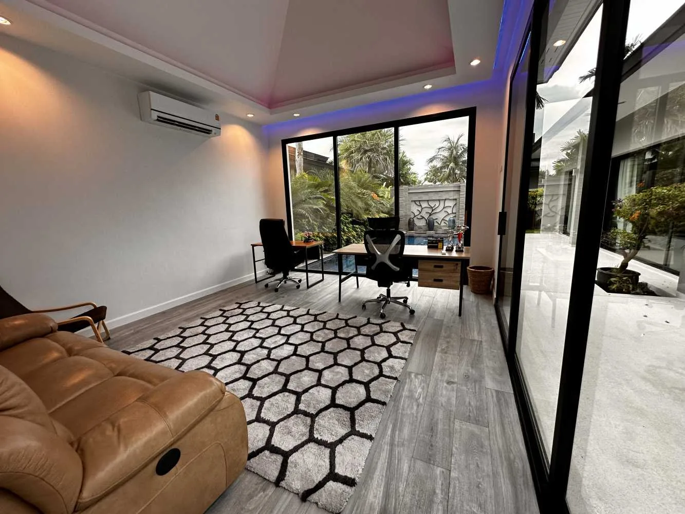 Property image - full photo 33