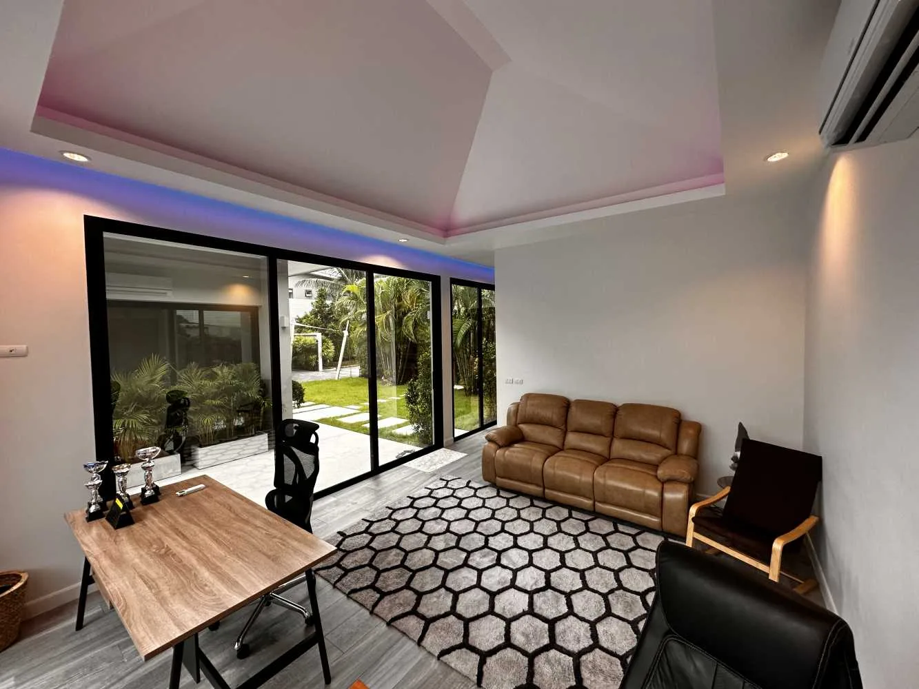 Property image - full photo 36