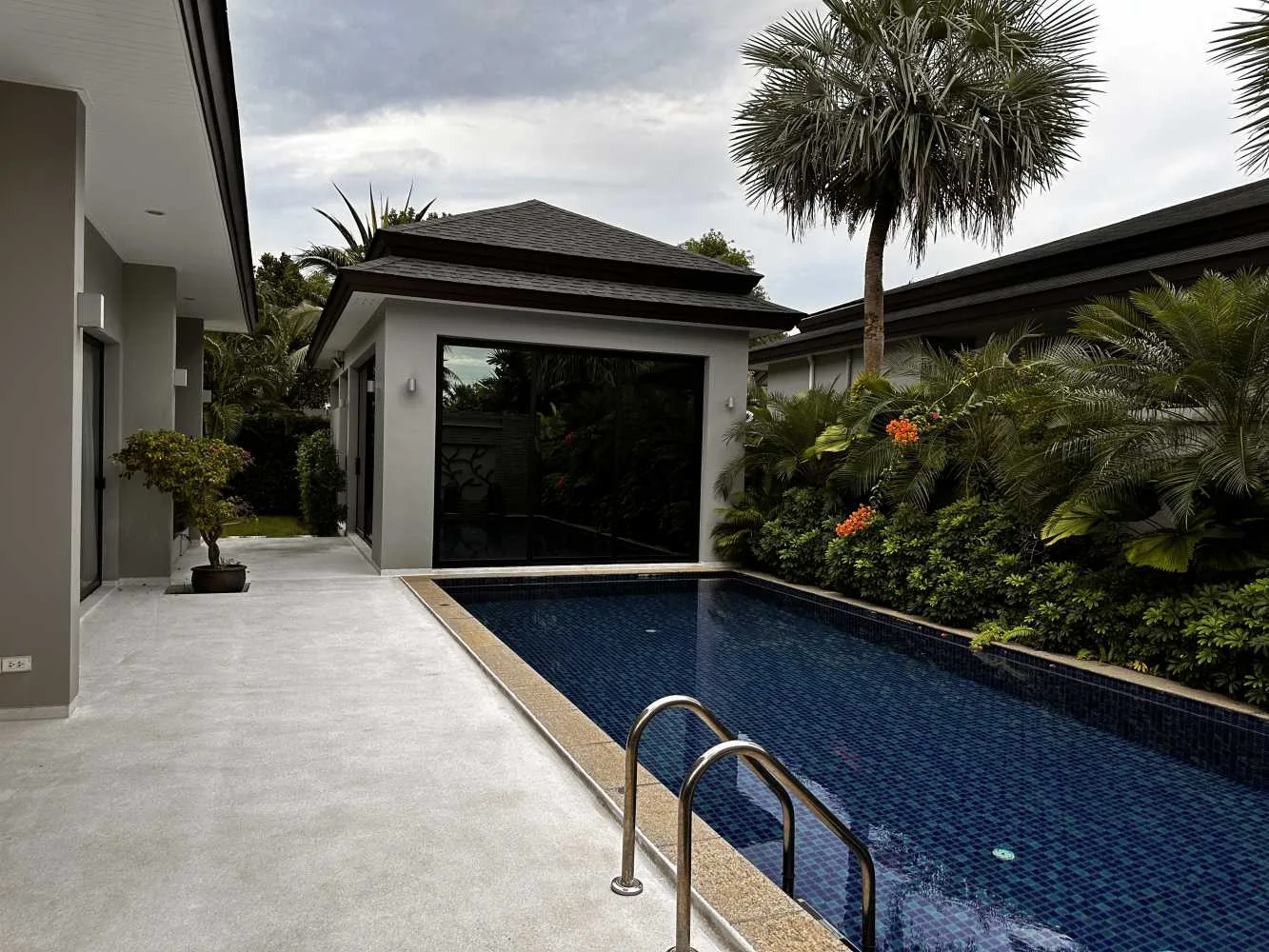 Property image - full photo 38