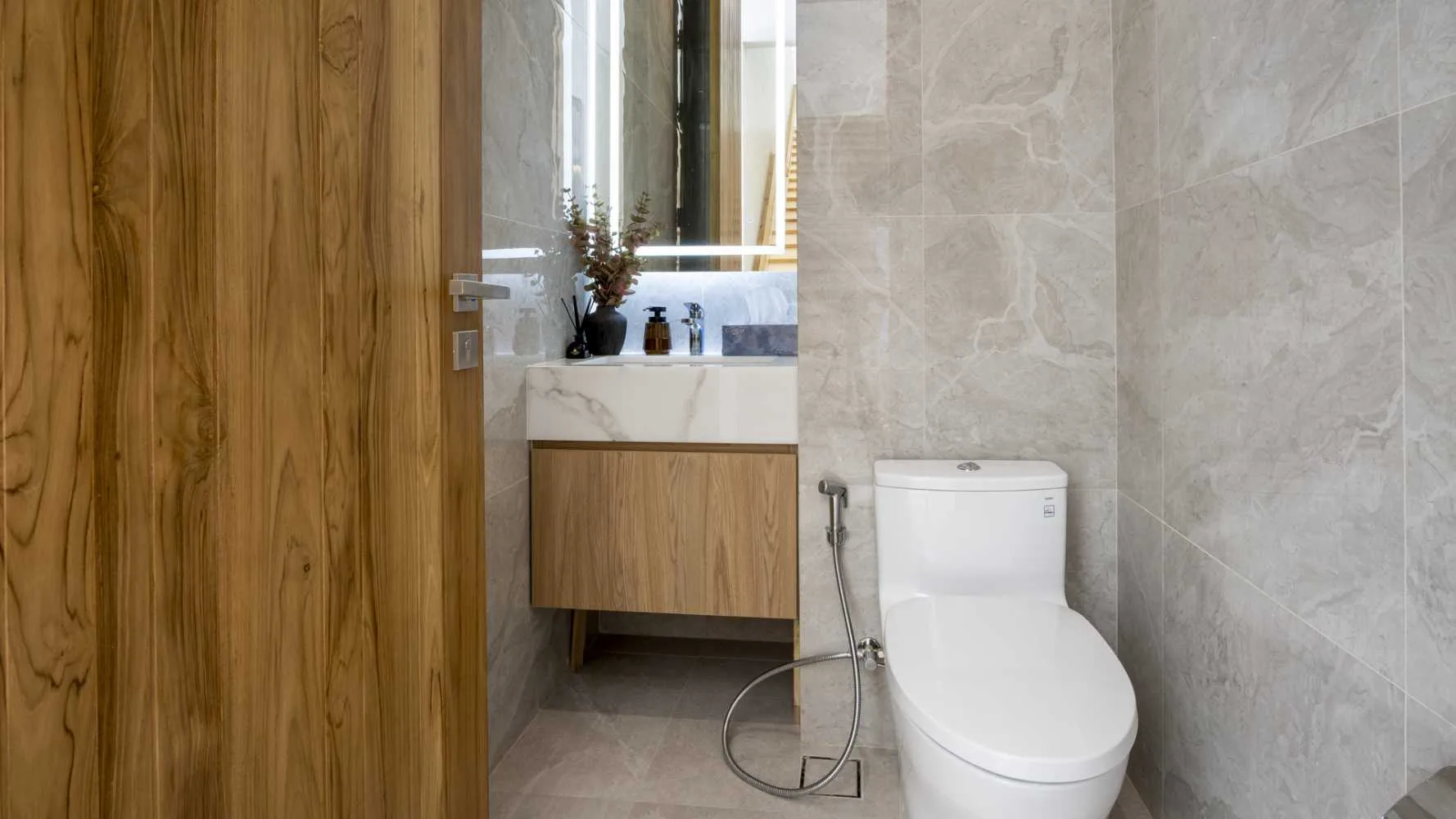 Property image - full photo 16