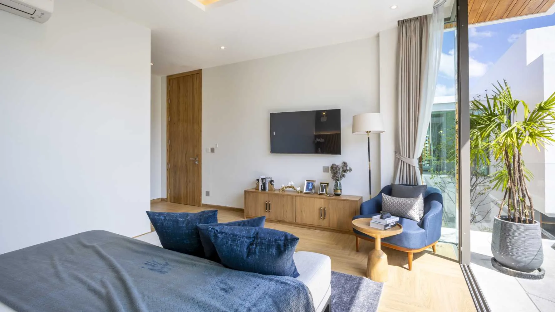 Property image - full photo 17