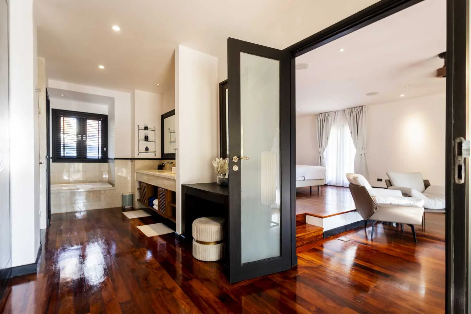 Property image - full photo 10