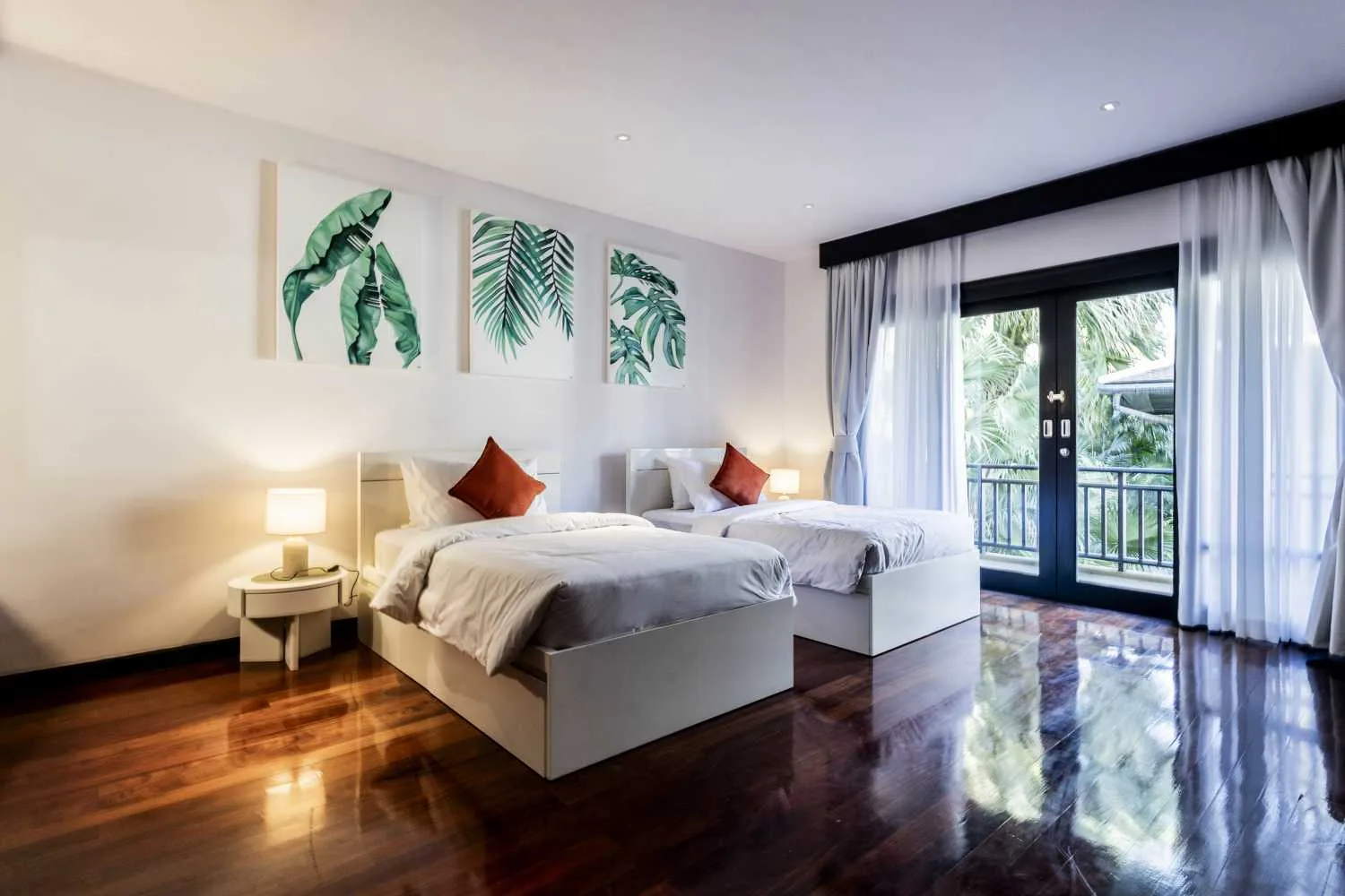 Property image - full photo 14