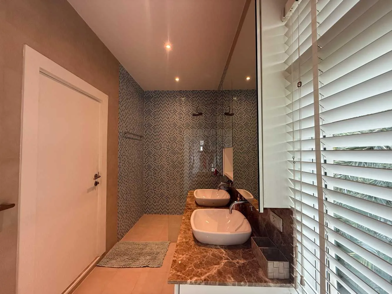 Property image - full photo 29