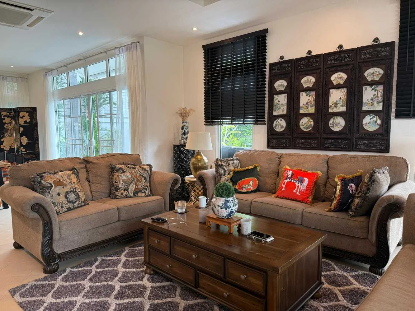 Property image - full photo 2