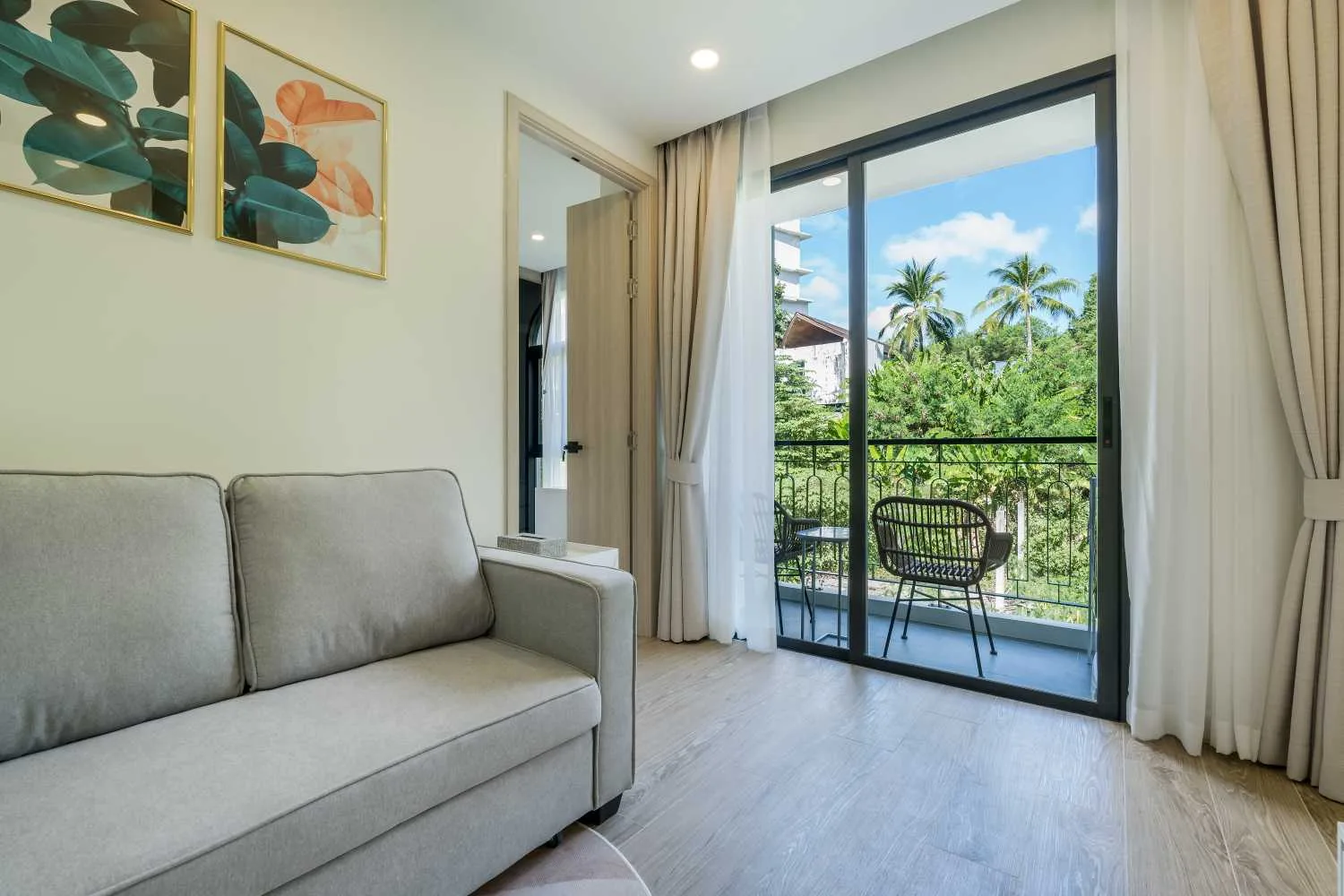 Property image - full photo 2