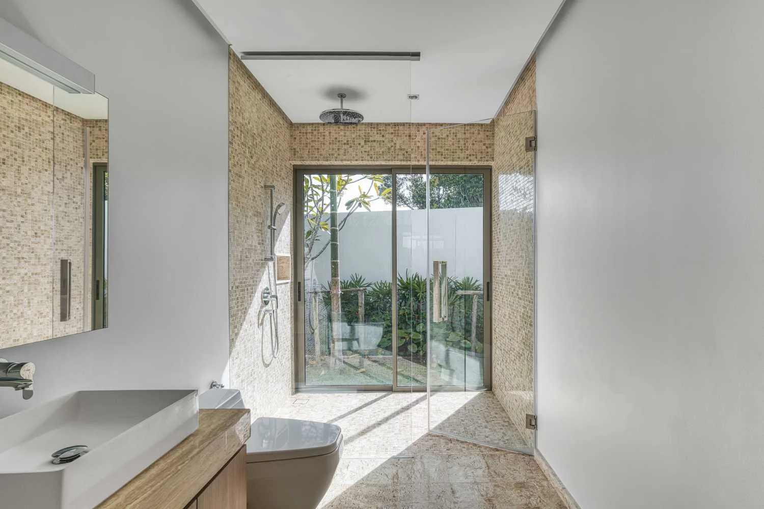 Property image - full photo 11