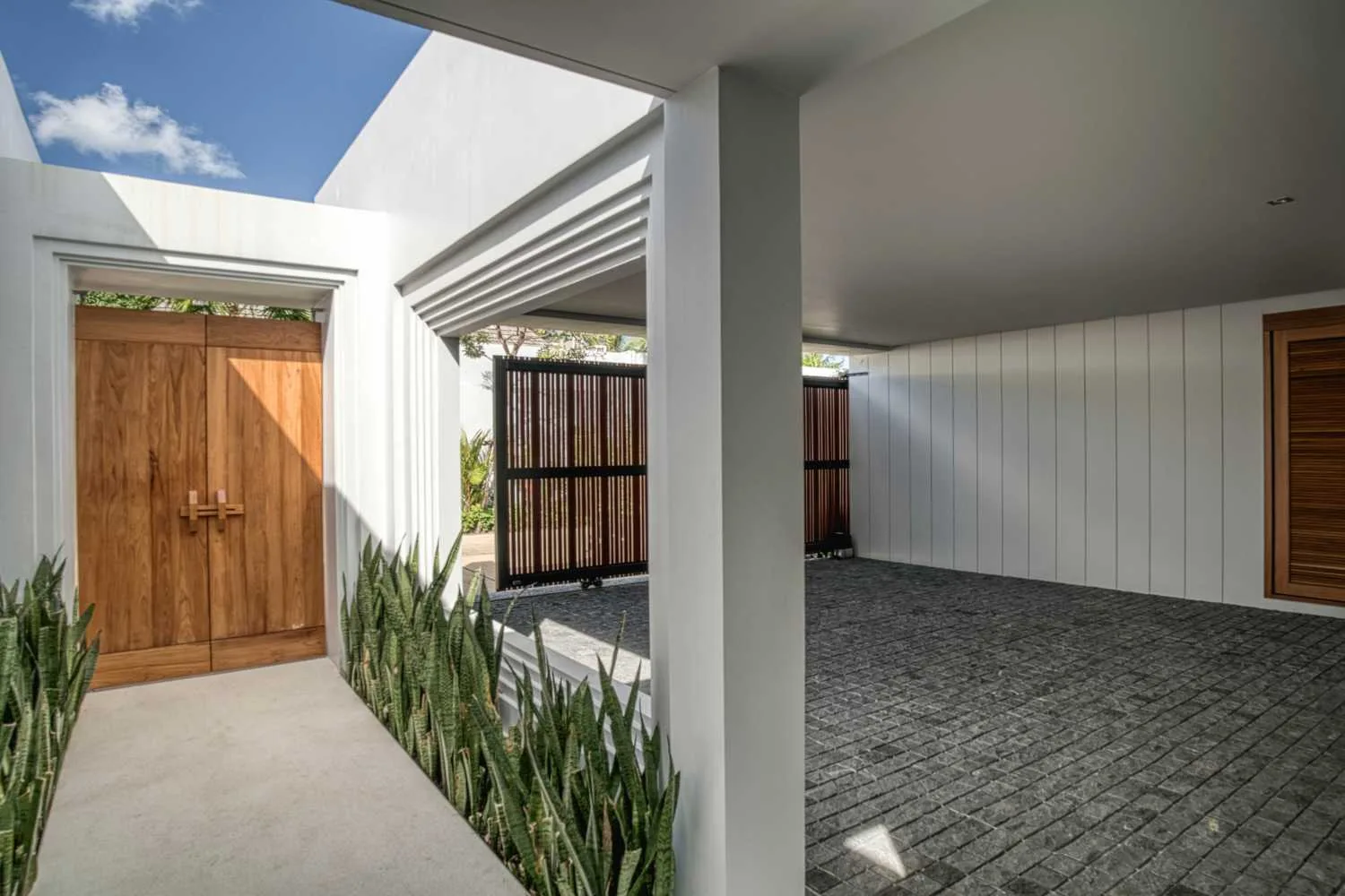 Property image - full photo 4