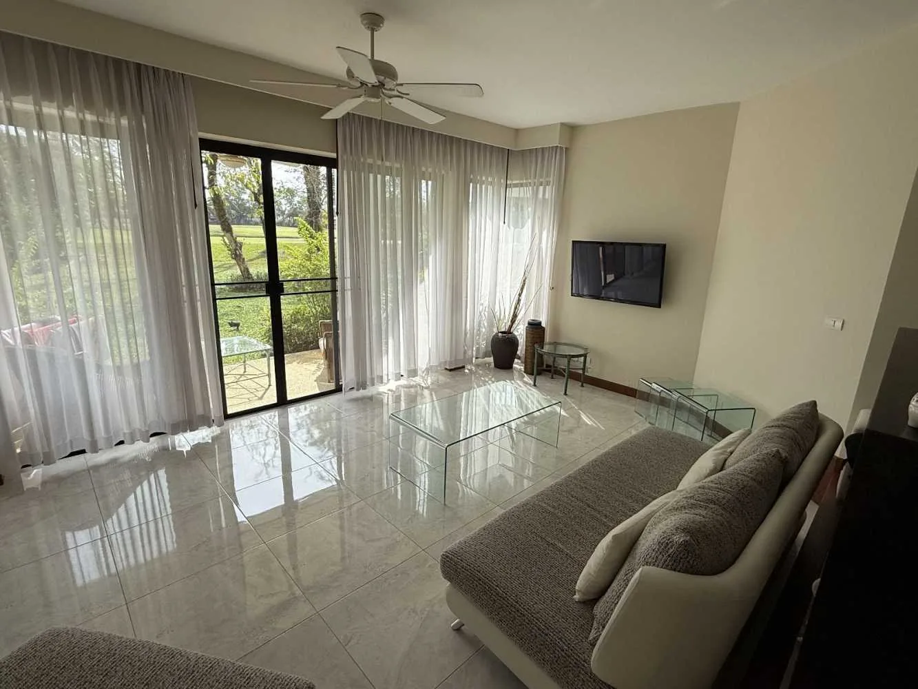 Property image - full photo 2
