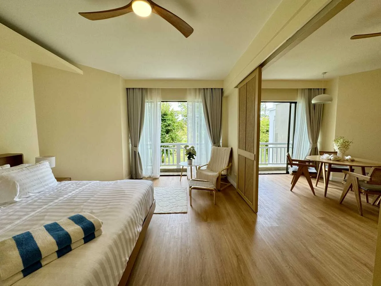 Property image - full photo 4