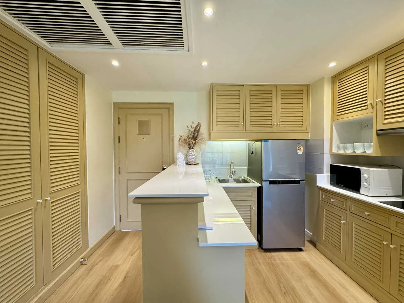 Property image - full photo 10