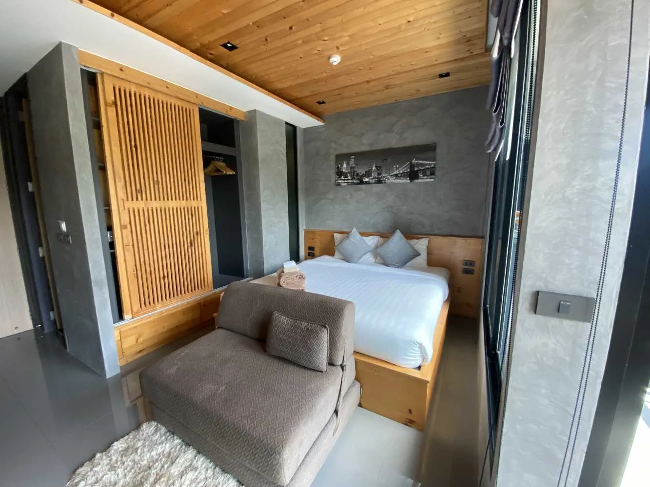 Property image - full photo 1