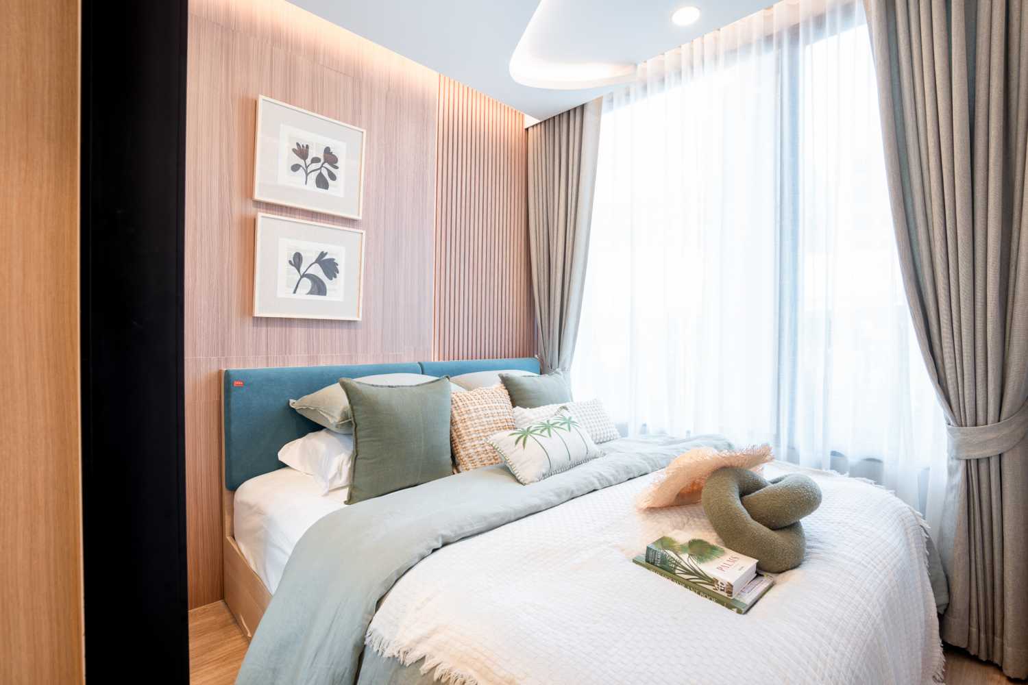 Property image - full photo 3