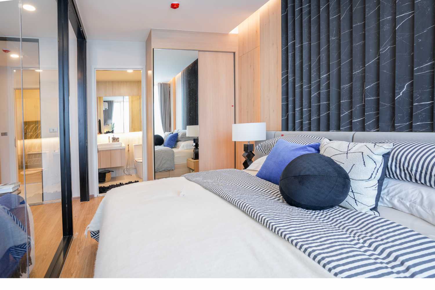 Property image - full photo 6