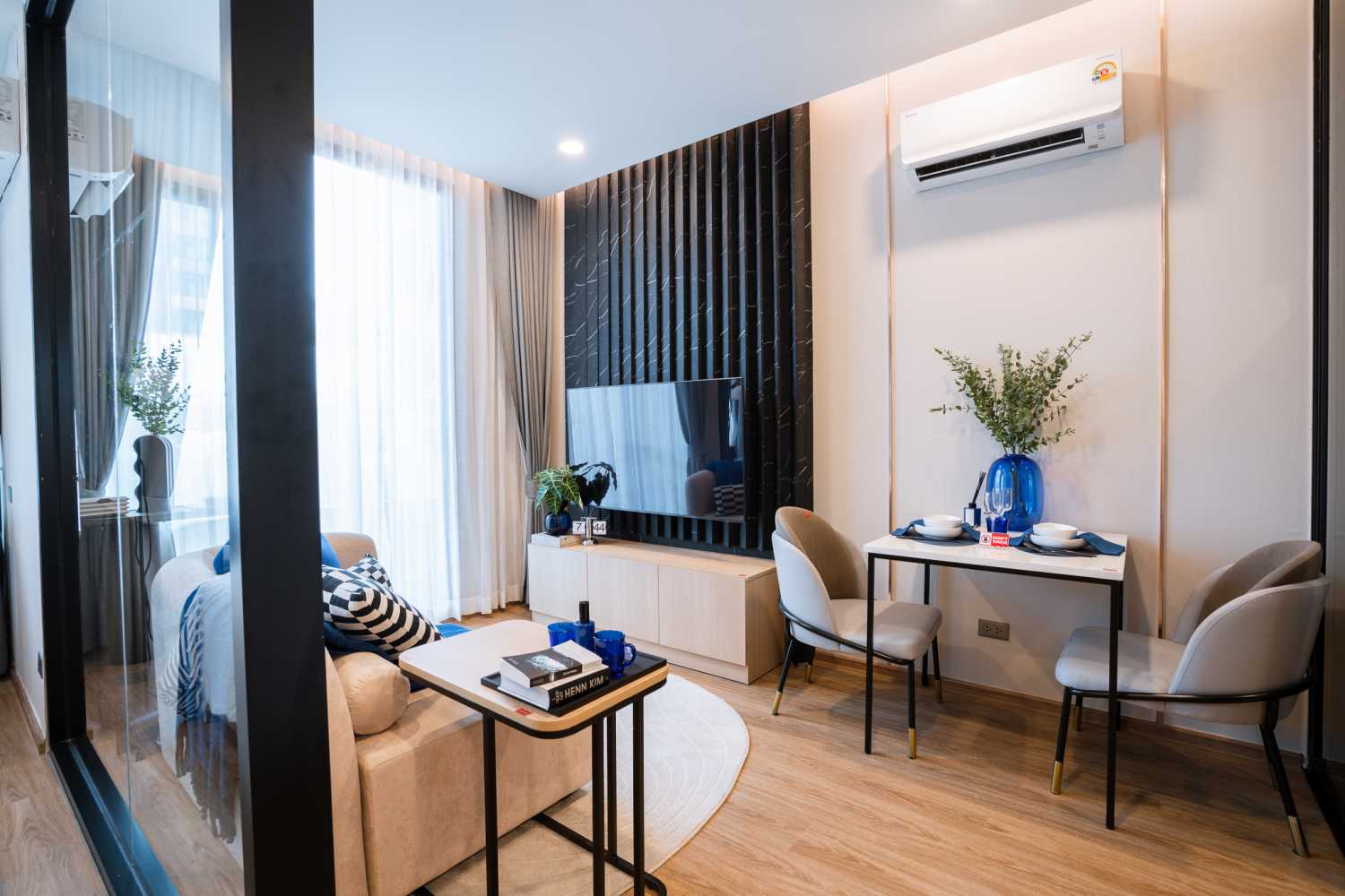 Property image - full photo 4